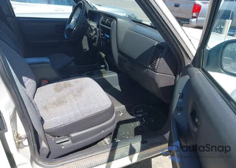 2000 Jeep Cherokee Sport из США, поврежденный, VIN 1J4FF48S6YL211438